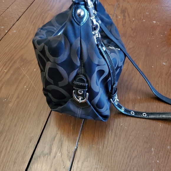 Coach - Picture 5 of 9